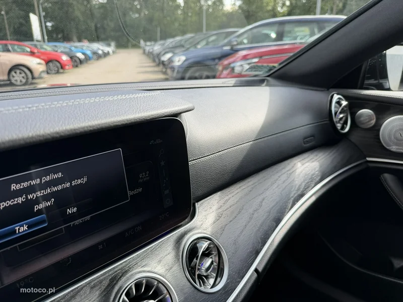 Mercedes-Benz Klasa E W213 E 220 11