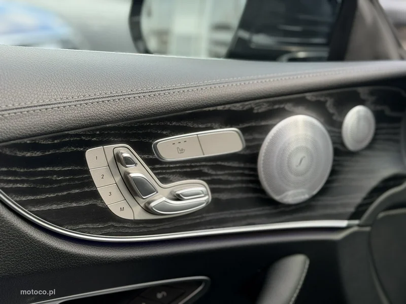 Mercedes-Benz Klasa E W213 E 220 8