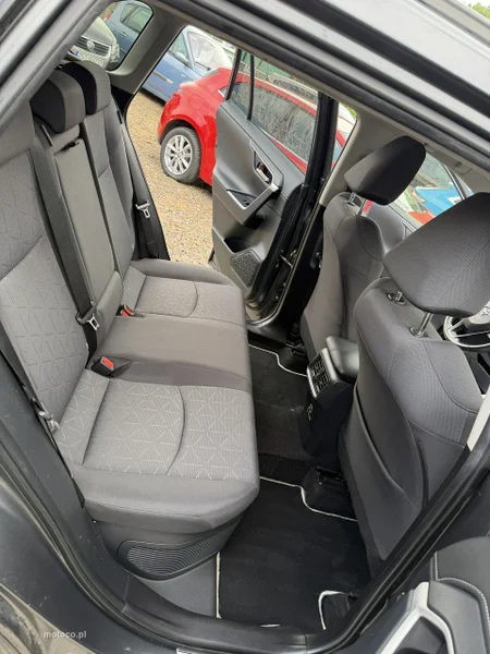 Toyota RAV 4 XA50 15