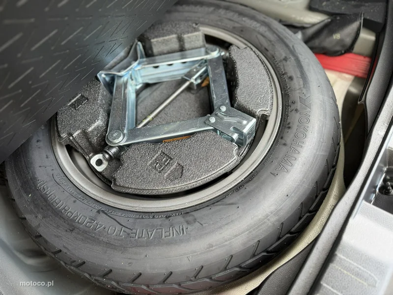 Toyota RAV 4 XA50 24