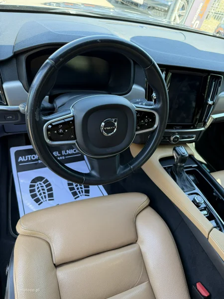 Volvo S90 26