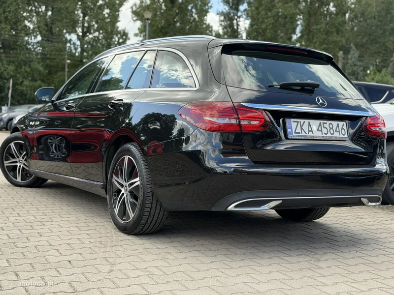 Mercedes-Benz Klasa C W205 C 180 7