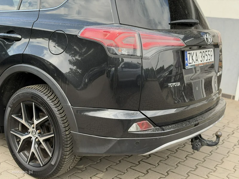 Toyota RAV 4 XA40 16