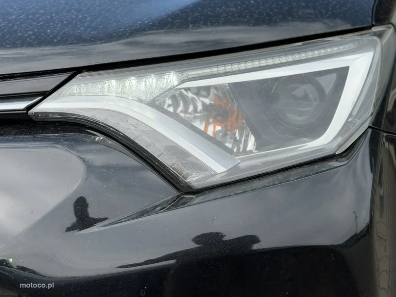 Toyota RAV 4 XA40 3