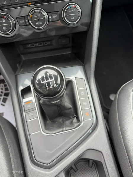 Volkswagen Tiguan AD 15