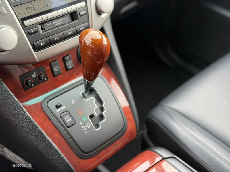 Lexus RX 9