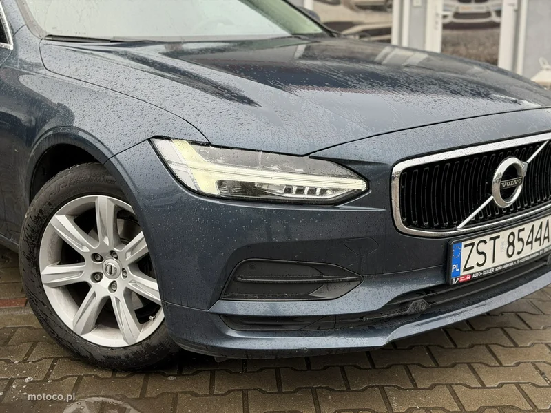 Volvo V90 2