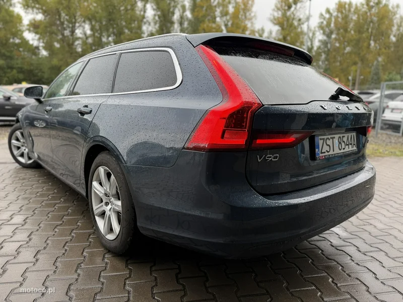 Volvo V90 4