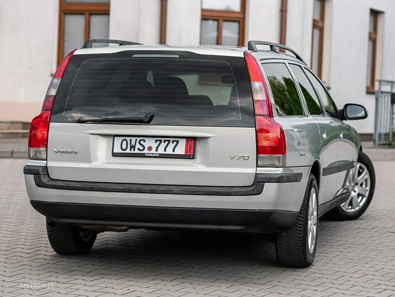 Volvo V70 3