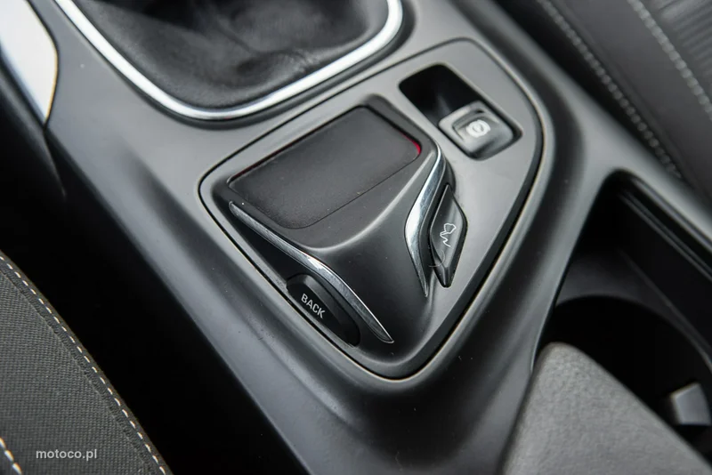 Opel Insignia A 24