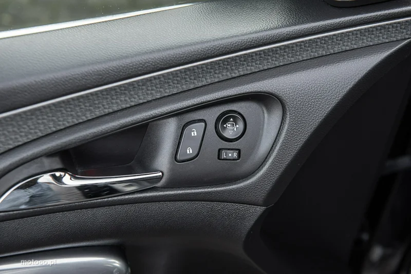 Opel Insignia A 25