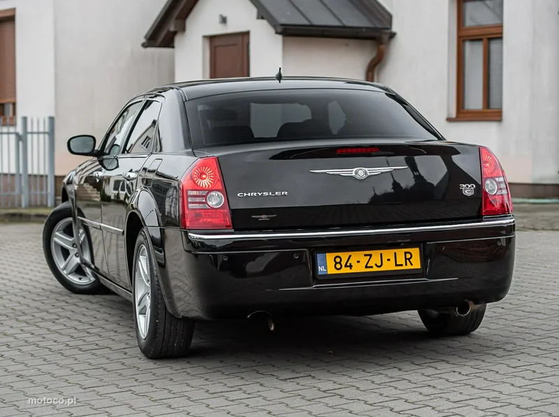 Chrysler 300C 2
