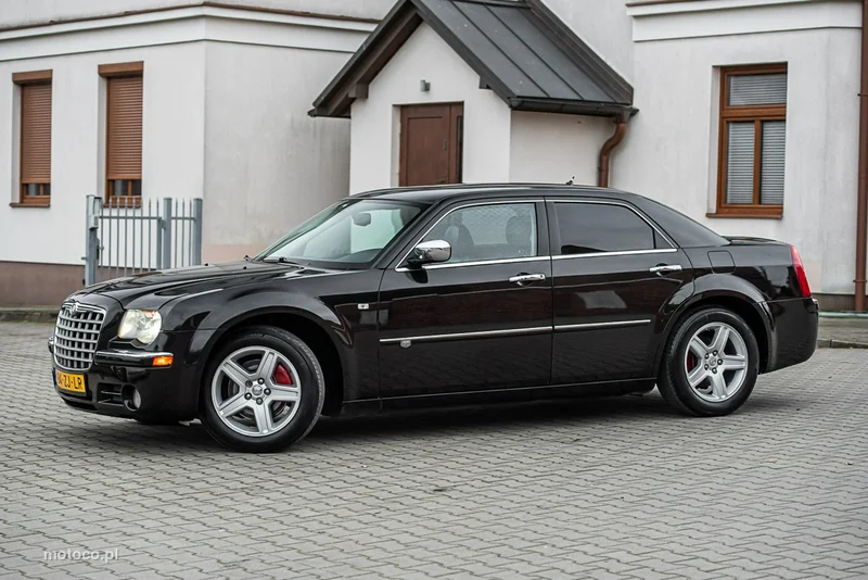 Chrysler 300C 12