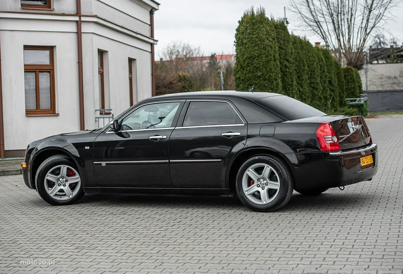 Chrysler 300C 13