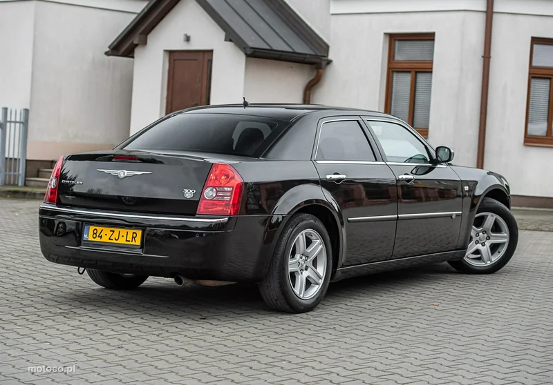 Chrysler 300C 16