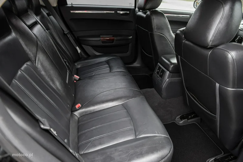 Chrysler 300C 8