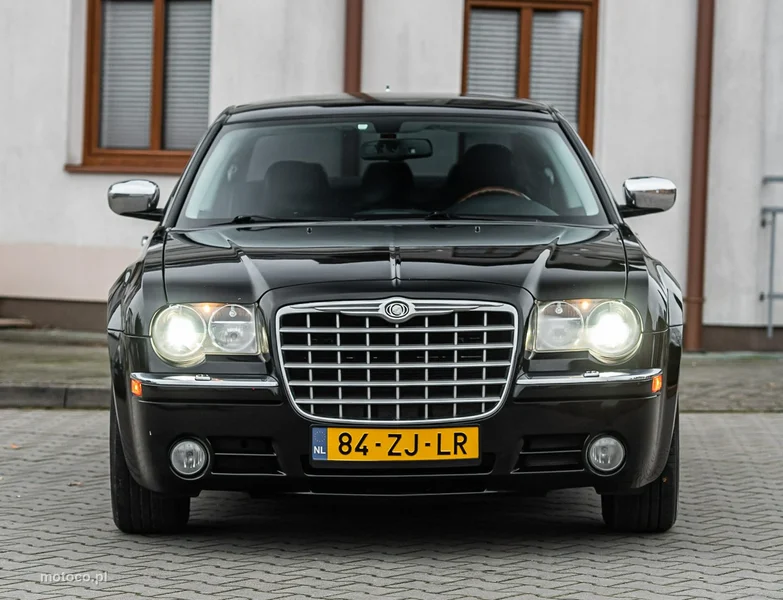 Chrysler 300C 10