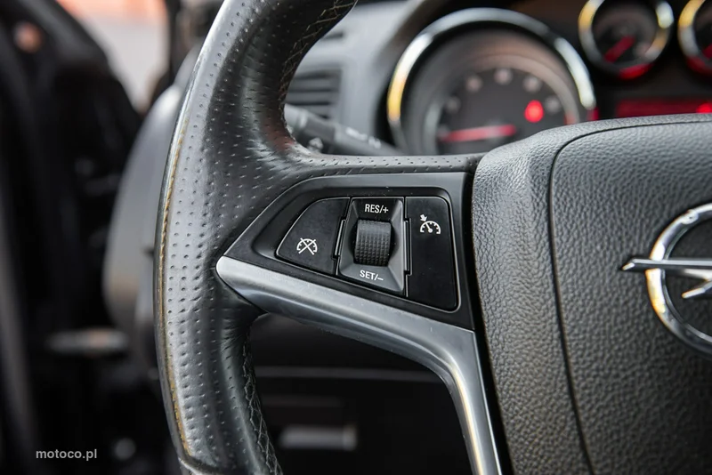 Opel Insignia A 22