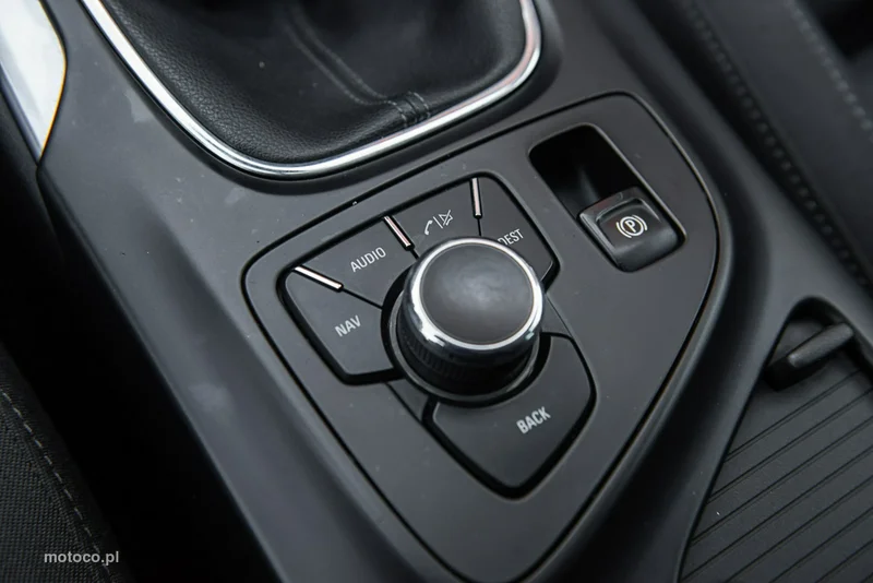 Opel Insignia A 23