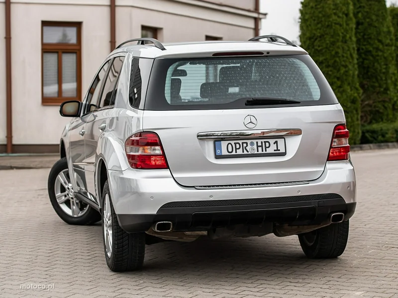 Mercedes-Benz ML W164 ML 420 2