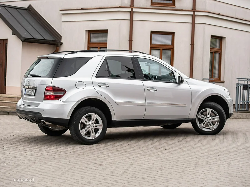 Mercedes-Benz ML W164 ML 420 17