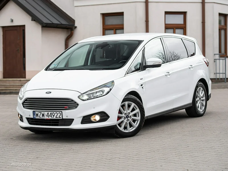 Ford S-Max II 11