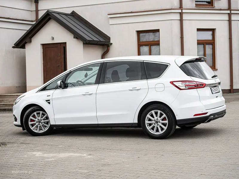 Ford S-Max II 13