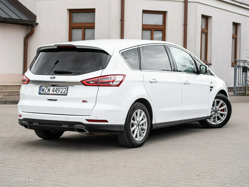 Ford S-Max II 16
