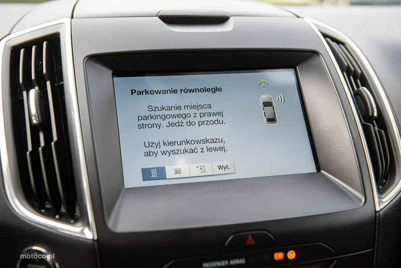 Ford S-Max II 25
