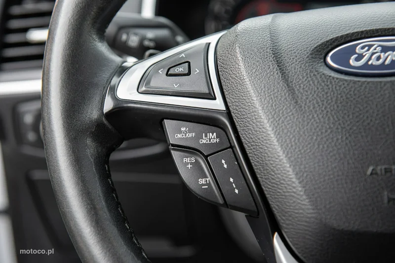 Ford S-Max II 27