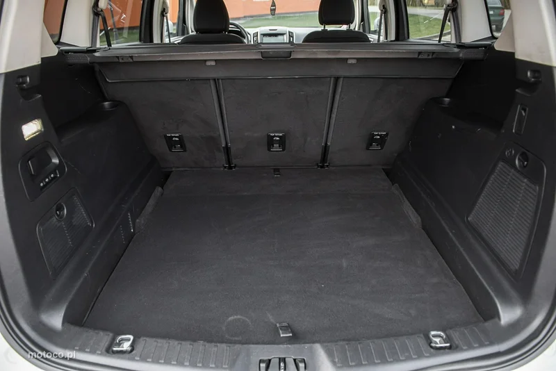 Ford S-Max II 34