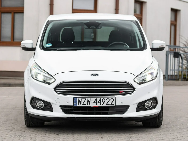 Ford S-Max II 10