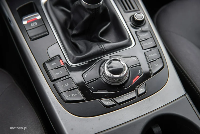 Audi A4 B8 21