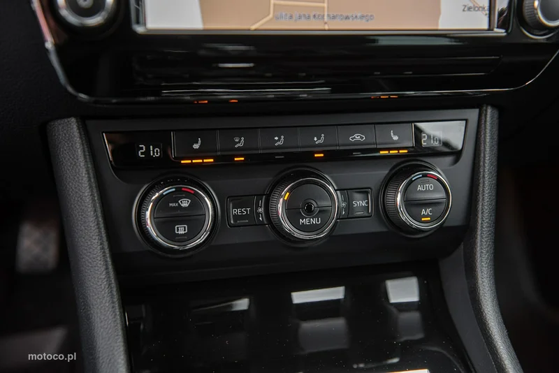 Skoda Superb III 22
