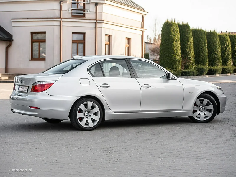 BMW Seria 5 E60 520 17