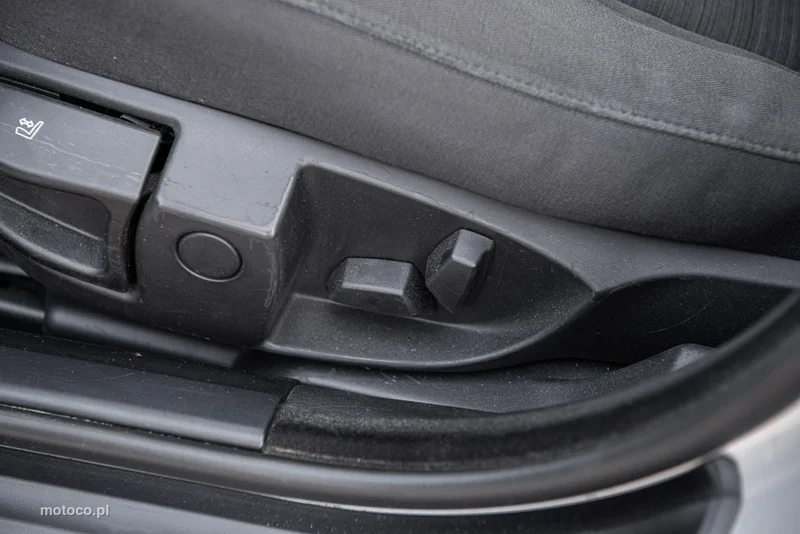 BMW Seria 5 E60 520 23