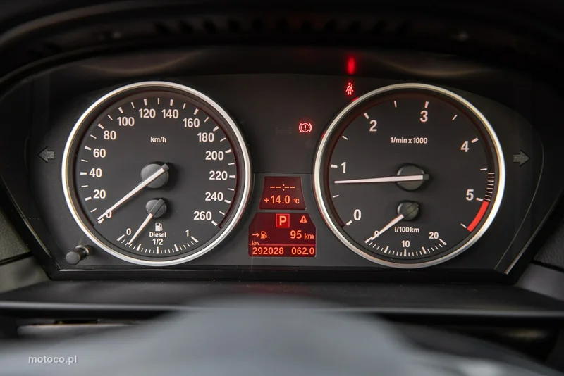 BMW Seria 5 E60 520 26