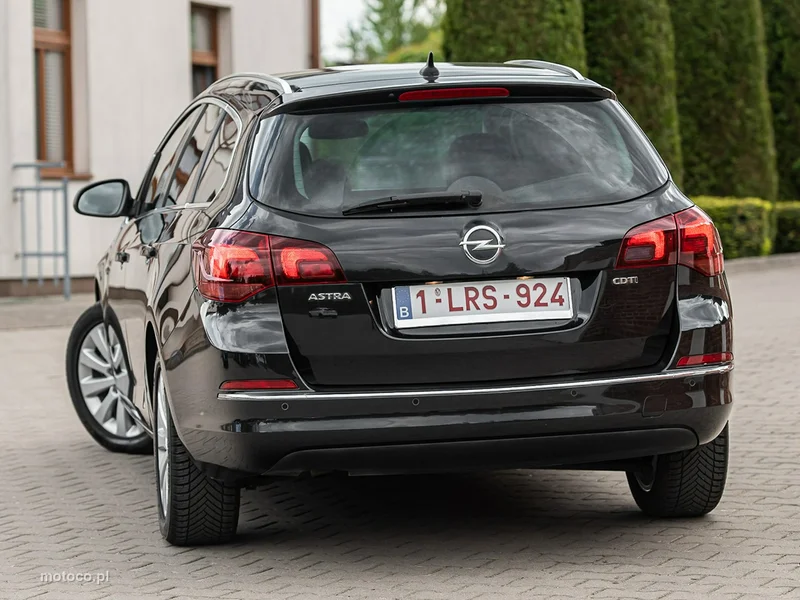 Opel Astra Sports Tourer 2