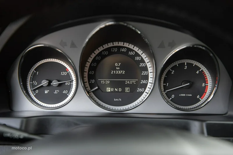 Mercedes-Benz Klasa C W204 C 350 32