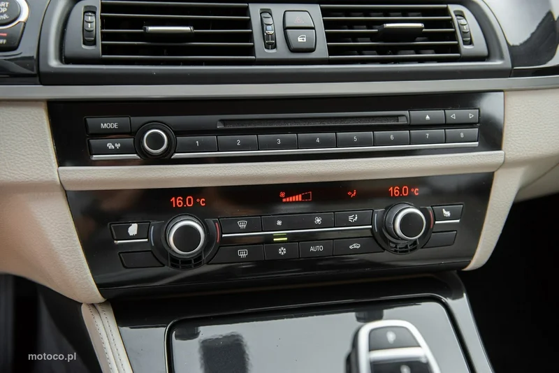 BMW Seria 5 F10 520 23