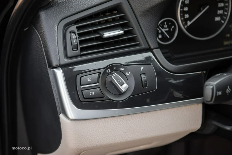 BMW Seria 5 F10 520 29