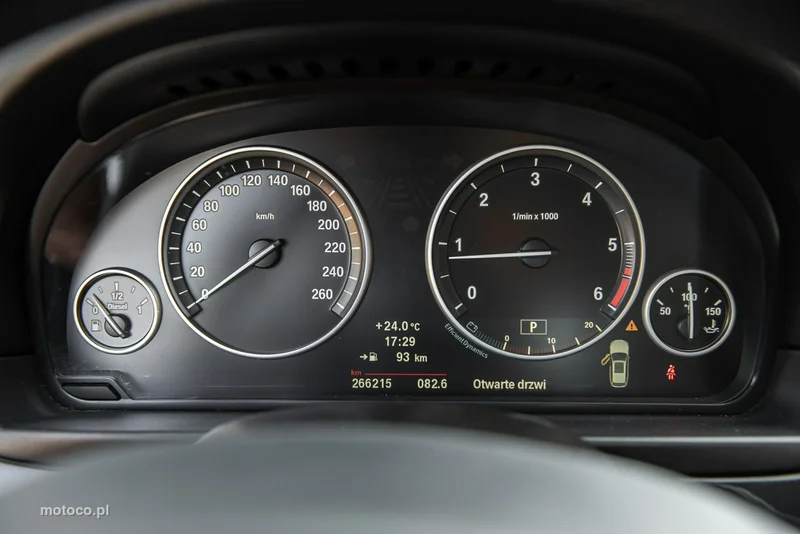 BMW Seria 5 F10 520 32