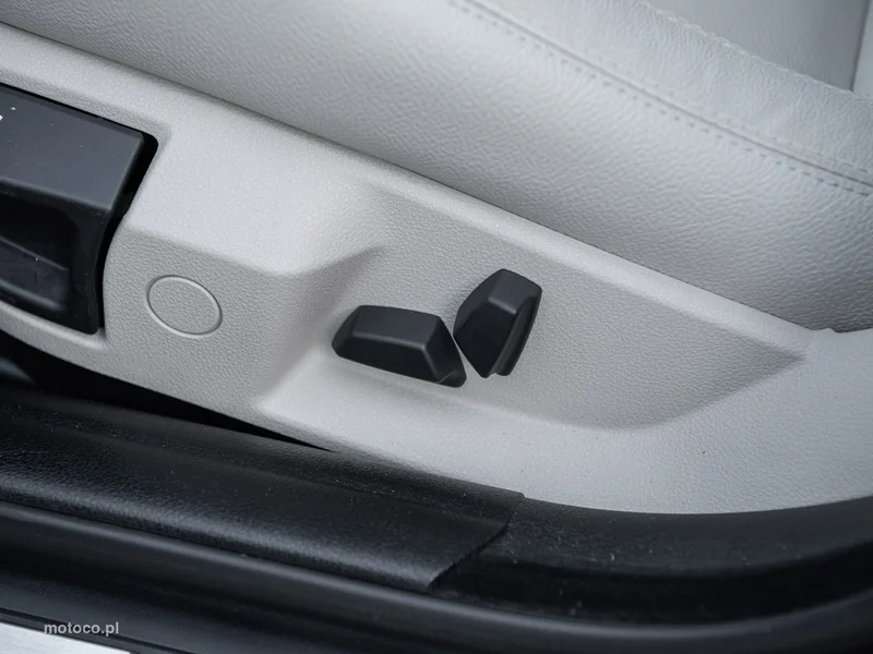 BMW Seria 5 F10 520 26