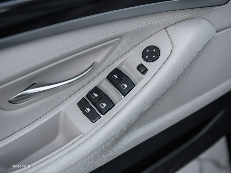BMW Seria 5 F10 520 29