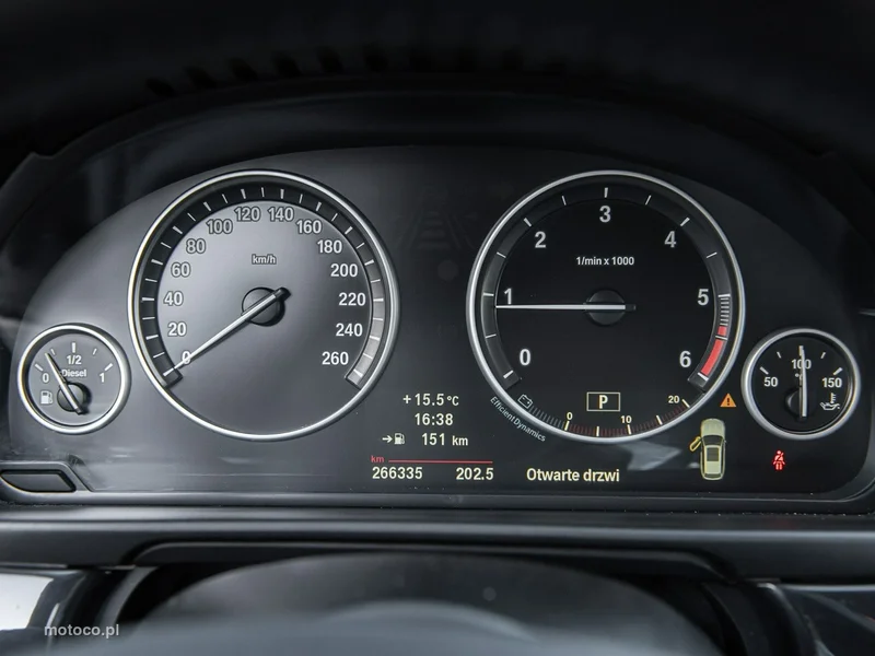 BMW Seria 5 F10 520 32