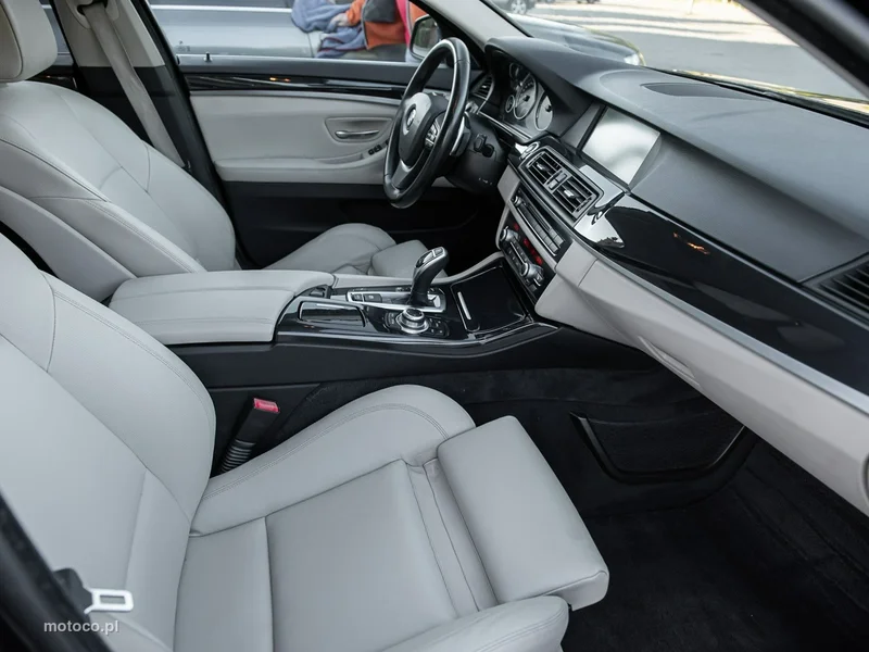 BMW Seria 5 F10 520 9