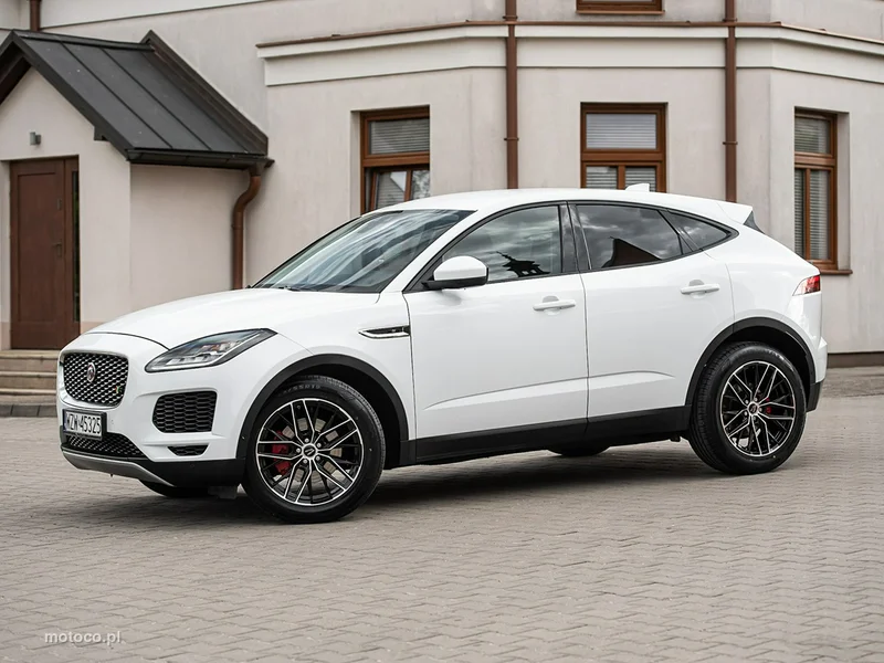 Jaguar E-Pace 12