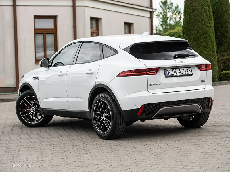 Jaguar E-Pace 14