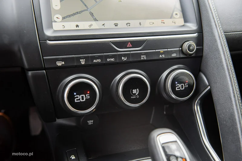 Jaguar E-Pace 26