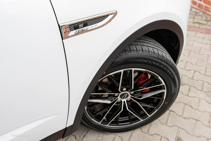 Jaguar E-Pace 30